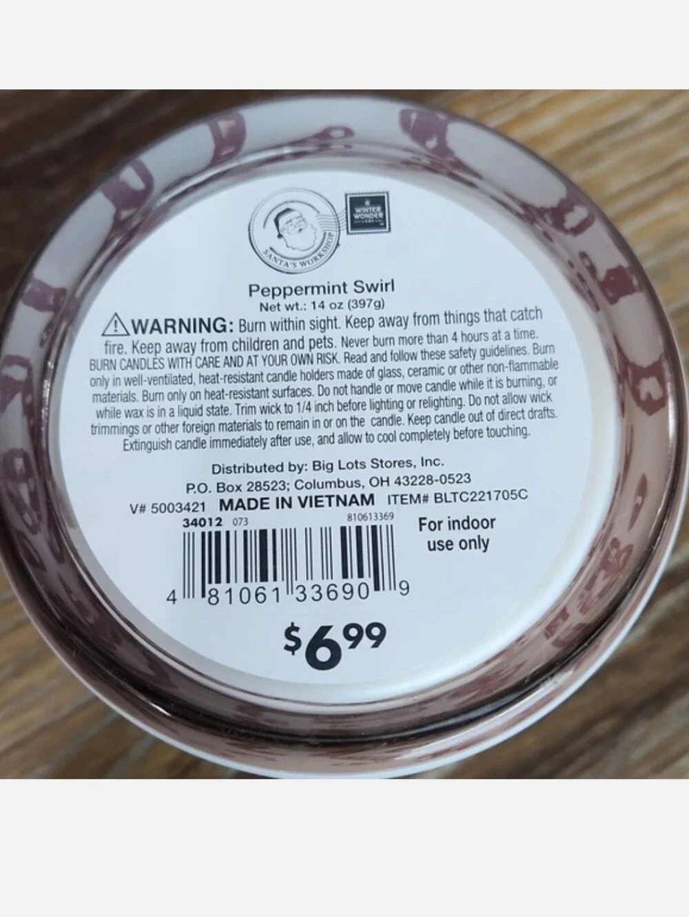 NWT Peppermint Swirl Scented Candle Red White Candycanes 14 oz
